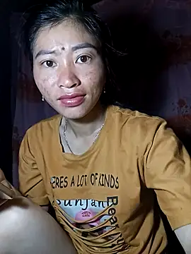 Snapshot of Phuongphuongg chatting on 10-13-25, 10:32 Phuongphuongg online show from 10-13-25, 10:32