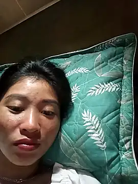 Snapshot of Phuongphuongg chatting on 10-19-25, 01:01 Phuongphuongg online show from 10-19-25, 01:01