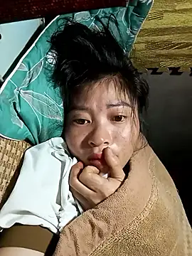 Snapshot of Phuongphuongg chatting on 11-13-25, 07:57 Phuongphuongg online show from 11-13-25, 07:57