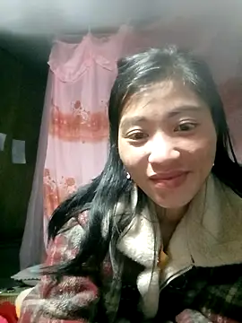 Snapshot of Phuongphuongg chatting on 11-17-25, 01:50 Phuongphuongg online show from 11-17-25, 01:50