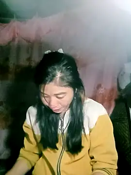 Snapshot of Phuongphuongg chatting on 11-18-25, 02:06 Phuongphuongg online show from 11-18-25, 02:06