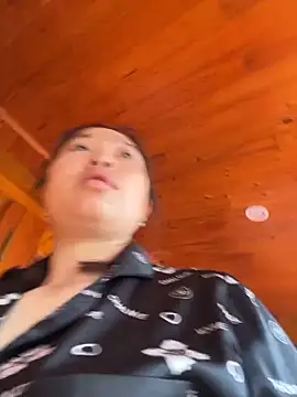 Snapshot of Nhung584 chatting on 10-08-25, 01:25 Nhung584 online show from 10-08-25, 01:25