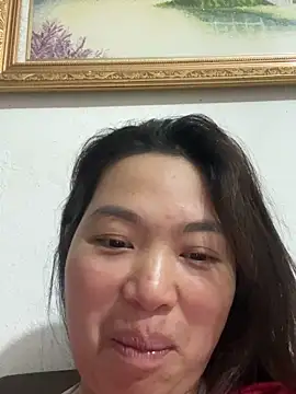 Snapshot of Nhung584 chatting on 10-19-25, 01:45 Nhung584 online show from 10-19-25, 01:45