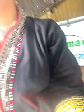 Snapshot of Nhung584 chatting on 10-23-25, 07:07 Nhung584 online show from 10-23-25, 07:07