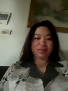 Snapshot of Nhung584 chatting on 10-23-25, 11:24 Nhung584 online show from 10-23-25, 11:24