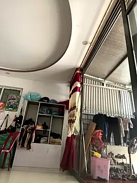 Snapshot of Nhung584 chatting on 10-28-25, 03:10 Nhung584 online show from 10-28-25, 03:10