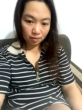 Snapshot of Nhung584 chatting on 11-01-25, 01:35 Nhung584 online show from 11-01-25, 01:35