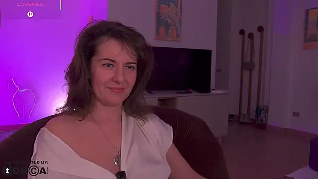 Witch in Silk online show from 11-19-25, 04:07