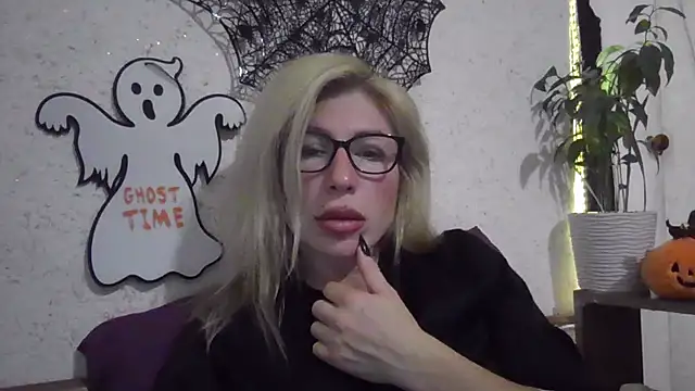 fox red lady7 online show from 10-27-25, 07:07