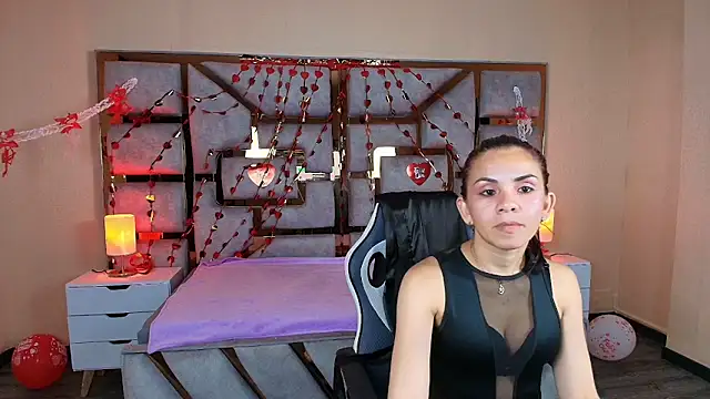 Snapshot of Mia_Esposito2 chatting on 09-11-25, 10:10 Mia Esposito2 online show from 09-11-25, 10:10