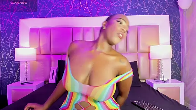 ReinaMiah online show from 10-16-25, 03:40