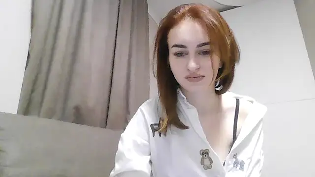 Snapshot of Requellia chatting on 11-09-25, 08:29 Requellia online show from 11-09-25, 08:29