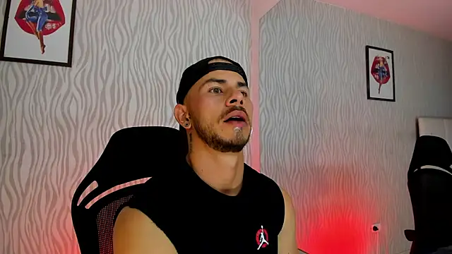 Snapshot of dylan_jacobx chatting on 11-21-25, 03:05 dylan jacobx online show from 11-21-25, 03:05