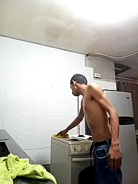 Snapshot of Bruno_Hallss chatting on 12-02-25, 08:26 Bruno Hallss online show from 12-02-25, 08:26