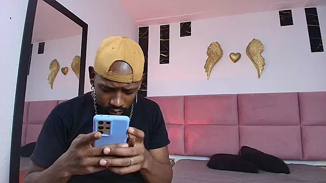 Snapshot of muller_asher chatting on 10-18-25, 08:20 muller asher online show from 10-18-25, 08:20