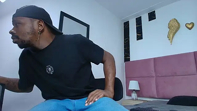 Snapshot of muller_asher chatting on 10-20-25, 08:20 muller asher online show from 10-20-25, 08:20