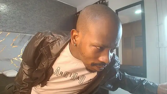 Snapshot of muller_asher chatting on 11-19-25, 04:56 muller asher online show from 11-19-25, 04:56