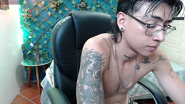 derekfly online show from 09-24-25, 03:21