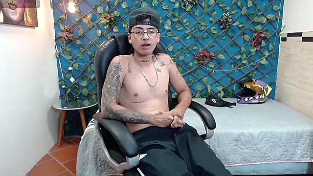 derekfly online show from 10-04-25, 04:10