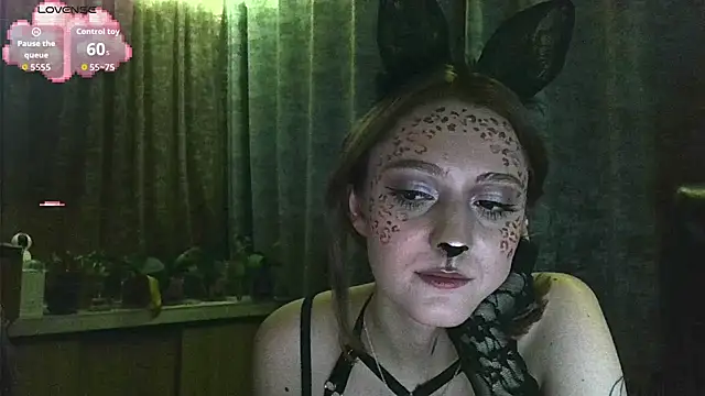 white liillyy online show from 10-31-25, 10:44