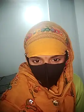 Snapshot of Sexey-Puja chatting on 09-24-25, 02:48 Sexey-Puja online show from 09-24-25, 02:48