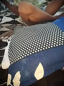 Snapshot of Sexey-Puja chatting on 09-27-25, 05:12 Sexey-Puja online show from 09-27-25, 05:12