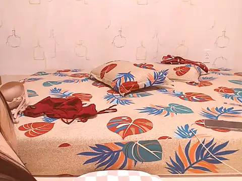 Snapshot of Cherry__99 chatting on 12-01-25, 07:57 Cherry 99 online show from 12-01-25, 07:57