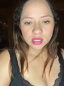 Snapshot of sabrossa chatting on 12-17-25, 05:02 sabrossa online show from 12-17-25, 05:02