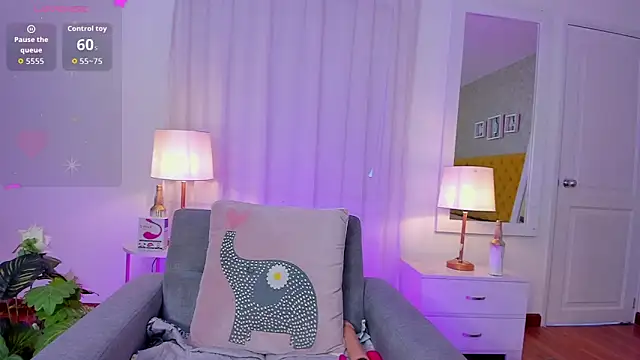 AuroraMiiller online show from 10-07-25, 09:34