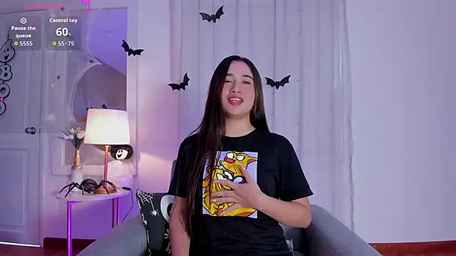 AuroraMiiller online show from 10-27-25, 09:08