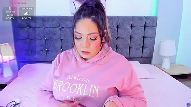 isabella horney  online show from 11-16-25, 07:52