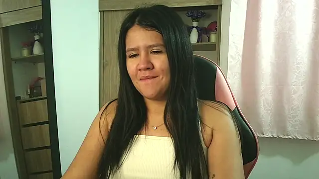 Oliviawatson1 online show from 11-19-25, 12:49