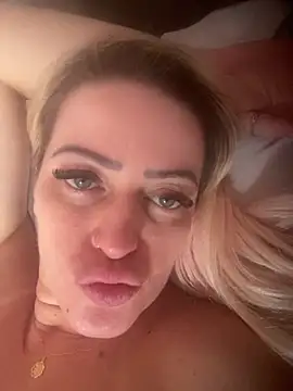 Snapshot of Alerquinasc chatting on 01-14-26, 07:52 Alerquinasc online show from 01-14-26, 07:52