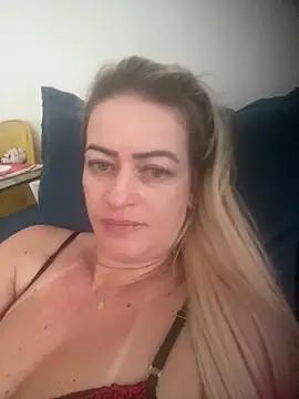 Snapshot of Alerquinasc chatting on 02-06-26, 10:51 Alerquinasc online show from 02-06-26, 10:51