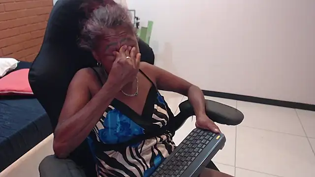 Snapshot of JackyHotBlack chatting on 11-06-25, 12:00 JackyHotBlack online show from 11-06-25, 12:00