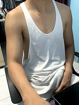 Snapshot of ieat_monsters chatting on 10-22-25, 05:41 ieat monsters online show from 10-22-25, 05:41