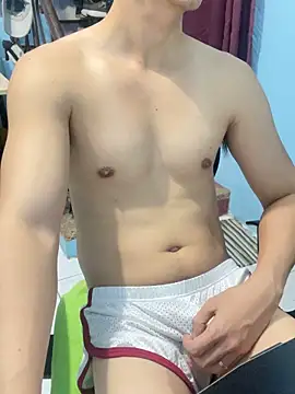 Snapshot of ieat_monsters chatting on 10-29-25, 04:26 ieat monsters online show from 10-29-25, 04:26