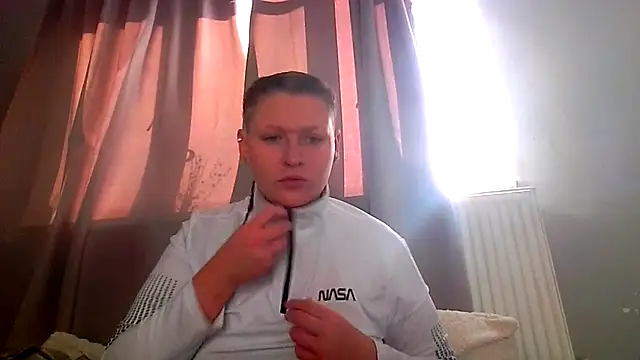 Snapshot of RUBY-ROSE-SWINGS chatting on 10-27-25, 09:46 RUBY-ROSE-SWINGS online show from 10-27-25, 09:46