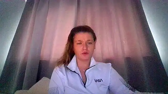 Snapshot of RUBY-ROSE-SWINGS chatting on 10-29-25, 12:18 RUBY-ROSE-SWINGS online show from 10-29-25, 12:18