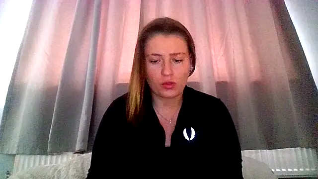 Snapshot of RUBY-ROSE-SWINGS chatting on 11-11-25, 11:10 RUBY-ROSE-SWINGS online show from 11-11-25, 11:10