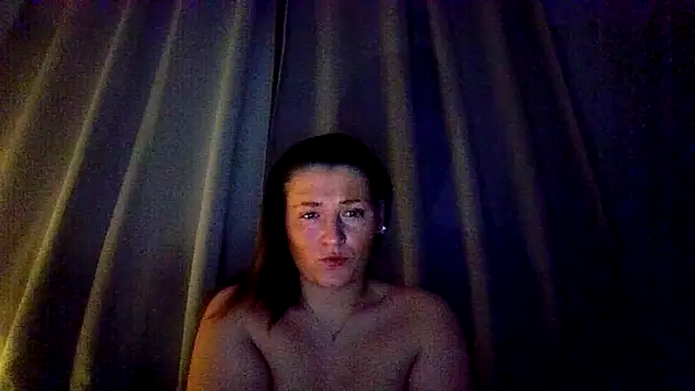 Snapshot of RUBY-ROSE-SWINGS chatting on 11-22-25, 08:19 RUBY-ROSE-SWINGS online show from 11-22-25, 08:19