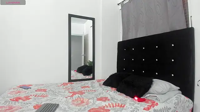 NicoleFletcher online show from 10-15-25, 07:47