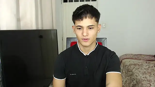 Alex mojica online show from 10-29-25, 06:15