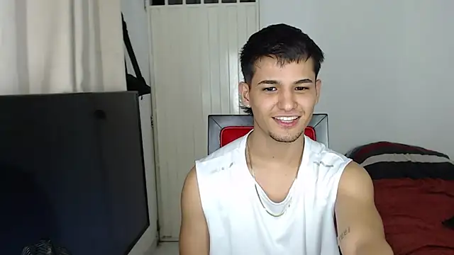 Alex mojica online show from 11-08-25, 05:07