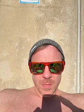 Snapshot of lukas_24 chatting on 10-12-25, 09:14 lukas 24 online show from 10-12-25, 09:14