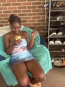 sprinklingfairy online show from 10-27-25, 03:38