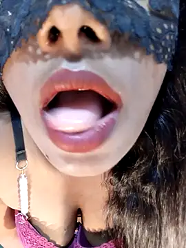 kameeliya99 online show from 10-26-25, 05:52