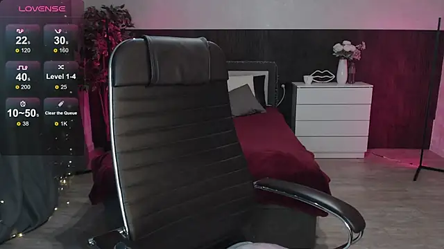 Snapshot of Sexy_Alexia69 chatting on 10-17-25, 12:58 Sexy Alexia69 online show from 10-17-25, 12:58