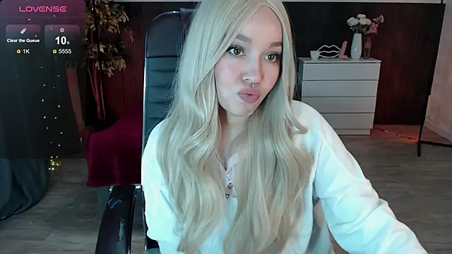 Snapshot of Sexy_Alexia69 chatting on 10-19-25, 06:14 Sexy Alexia69 online show from 10-19-25, 06:14