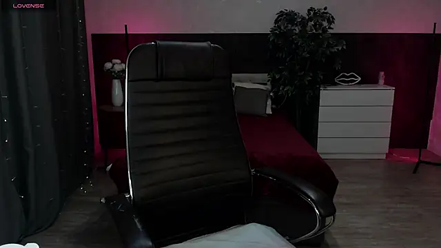 Snapshot of Sexy_Alexia69 chatting on 11-02-25, 02:08 Sexy Alexia69 online show from 11-02-25, 02:08